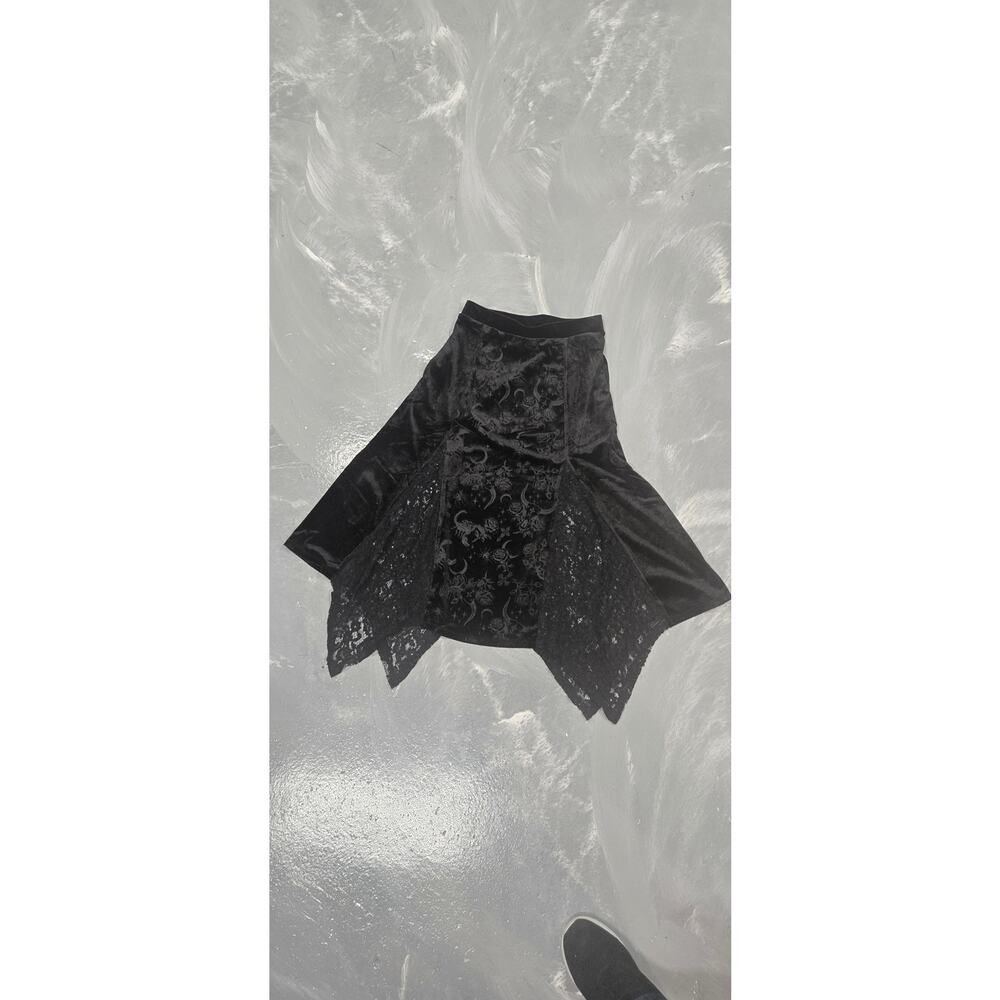 Hot Topic Cosmic Aura Black velvet lace Hanky Skirt w/roses moons and scorpions